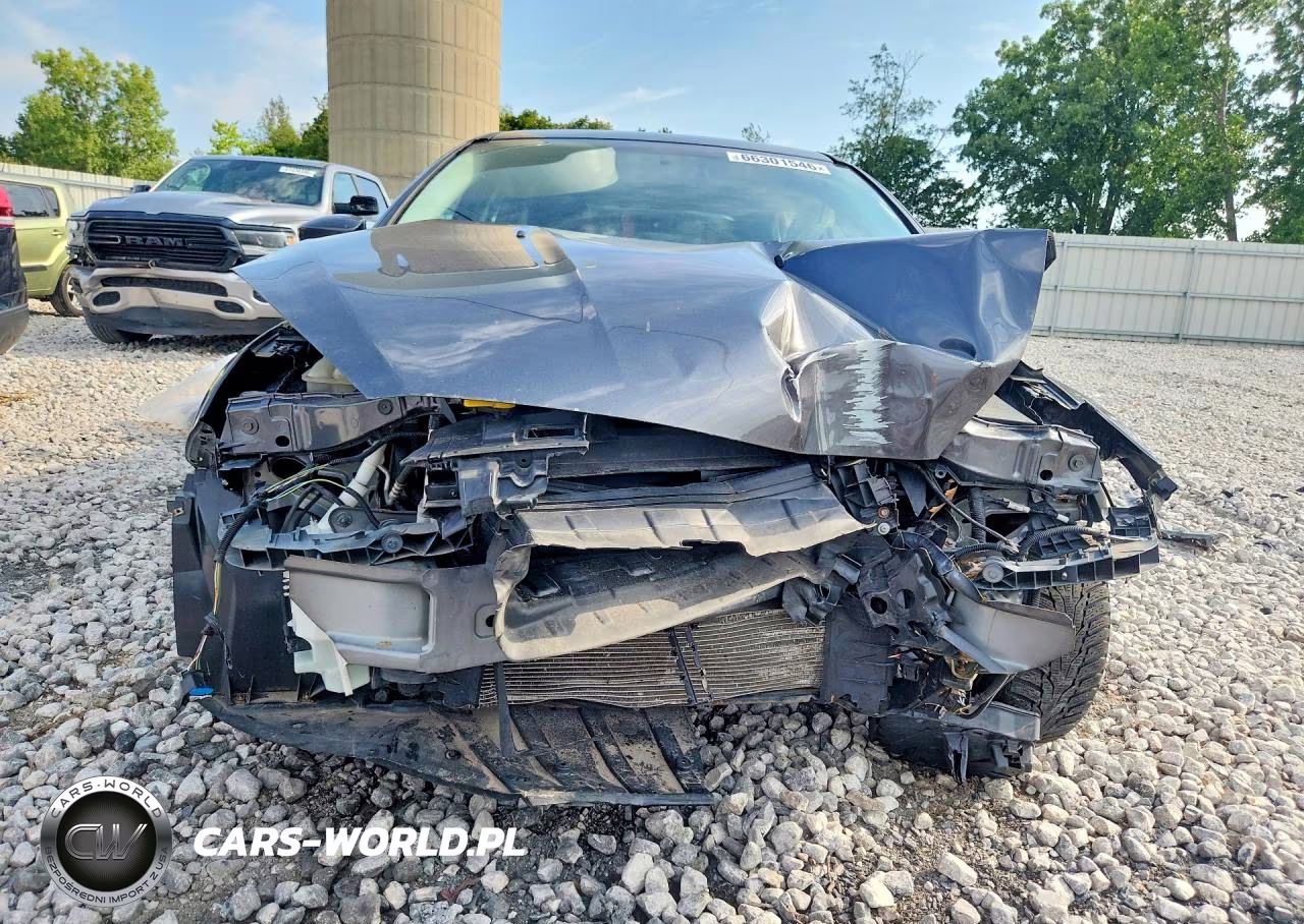 2018 Ford Focus Se VIN:1FADP3K28JL218187 - 5