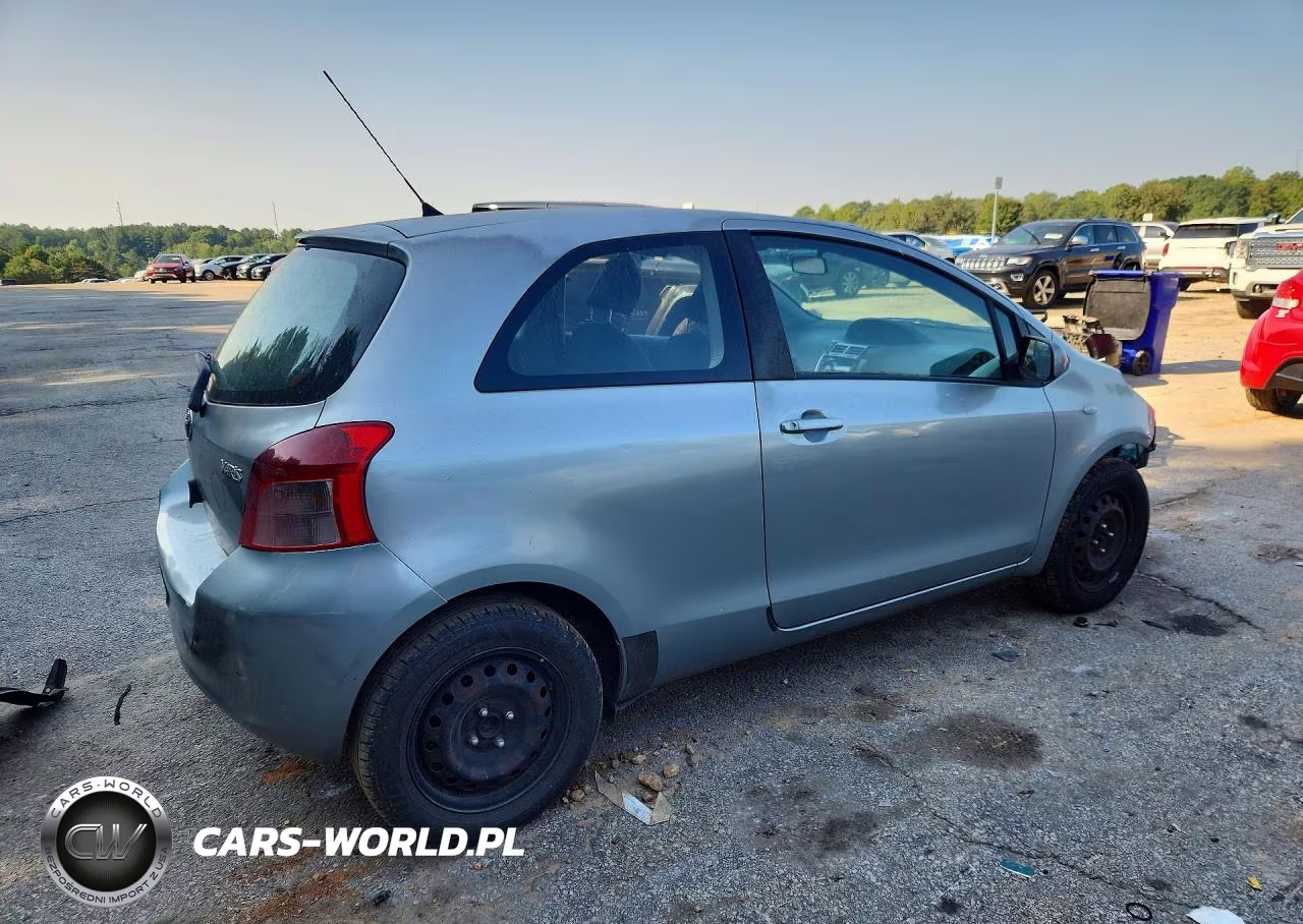 2007 Toyota Yaris Base VIN:JTDJT923X75103804 - 3