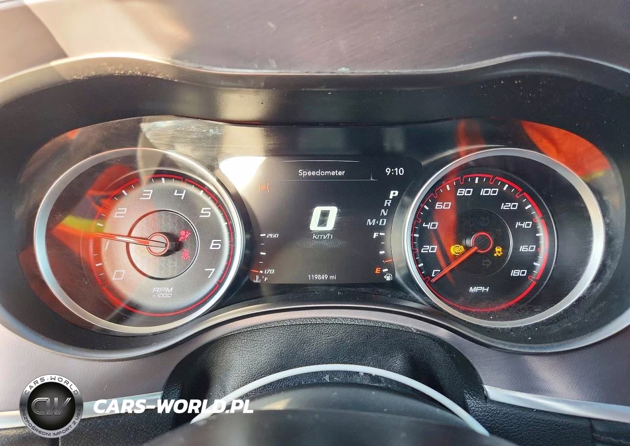 2019 Dodge Charger Scat Pack VIN:2C3CDXGJ4KH530564 - 9