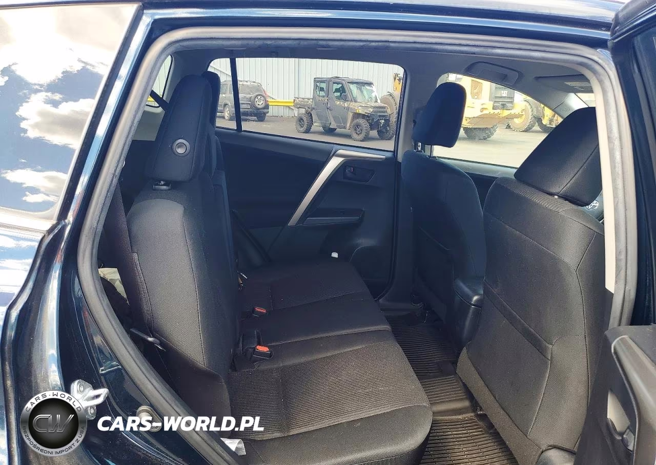 2018 Toyota Rav4 Le VIN:JTMBFREV2JD251340 - 10