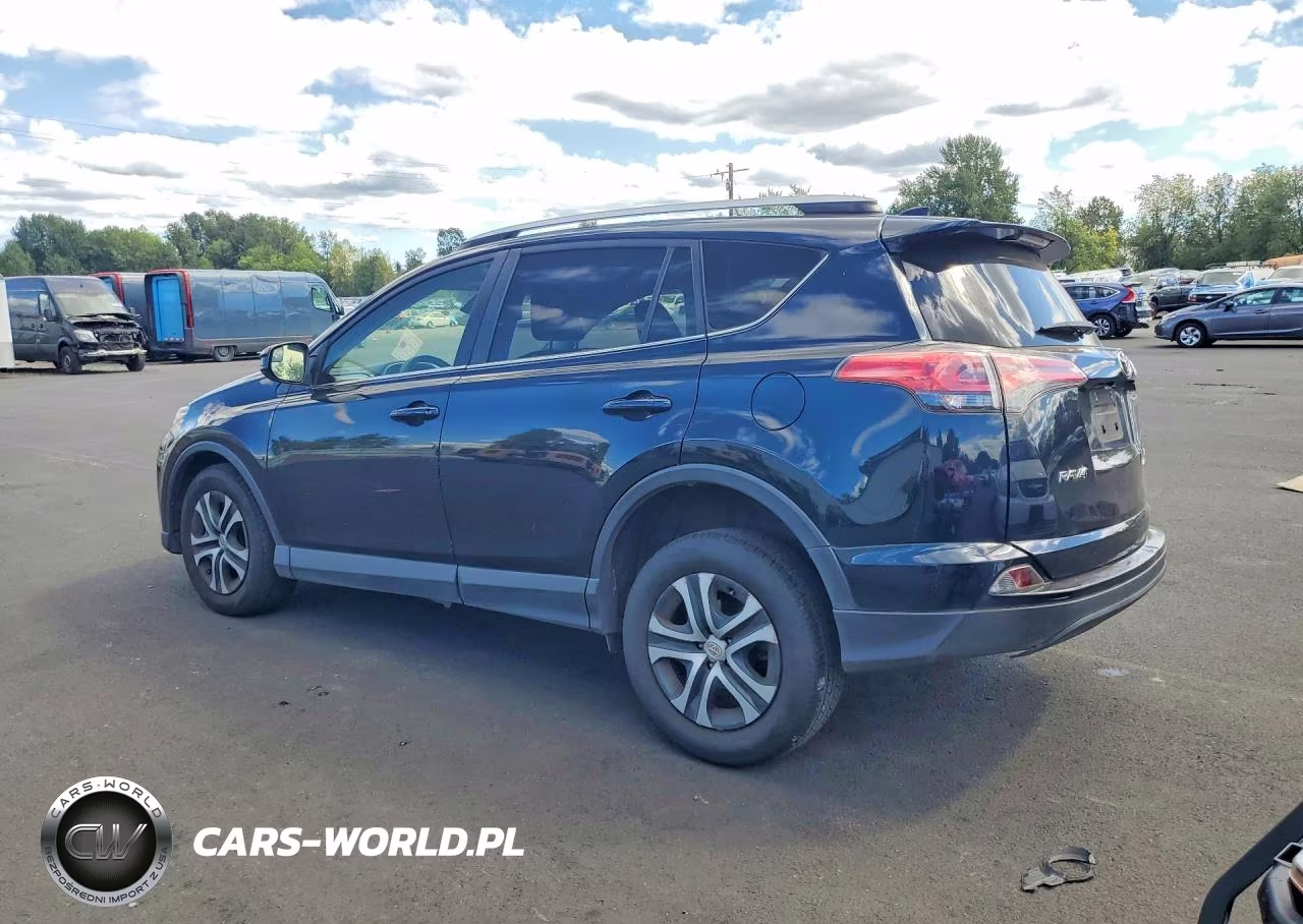 2018 Toyota Rav4 Le VIN:JTMBFREV2JD251340 - 2