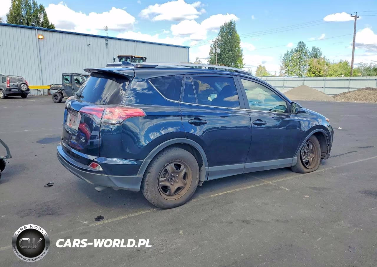 2018 Toyota Rav4 Le VIN:JTMBFREV2JD251340 - 3