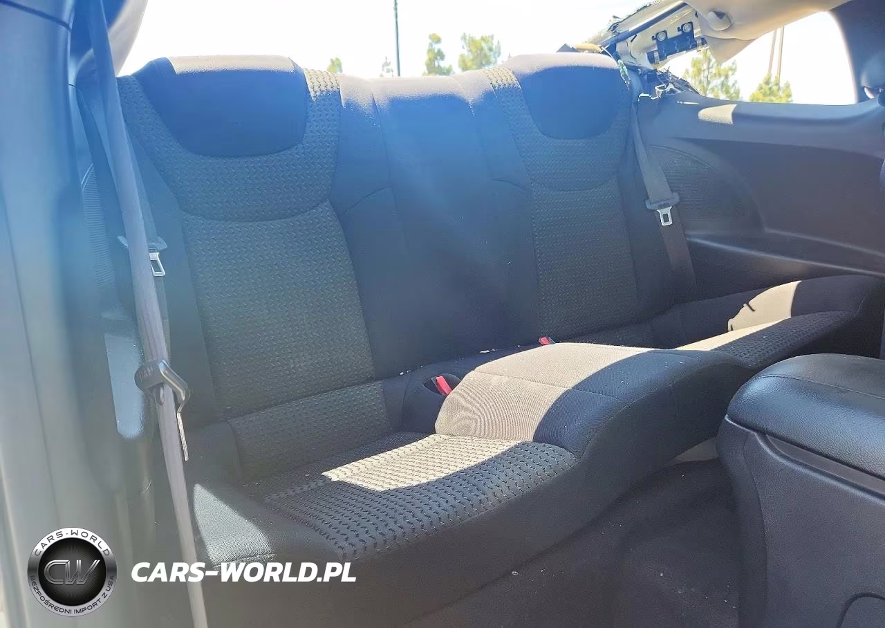 2011 Hyundai Genesis Coupe 2.0T Premium VIN:KMHHT6KD3BU042781 - 10