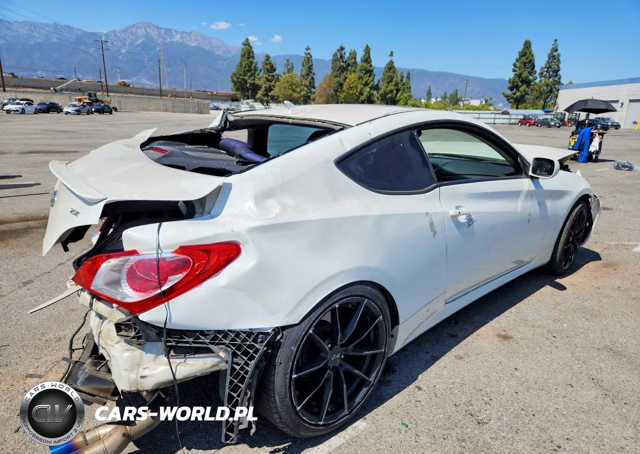 2011 Hyundai Genesis Coupe 2.0T Premium VIN:KMHHT6KD3BU042781 - 3