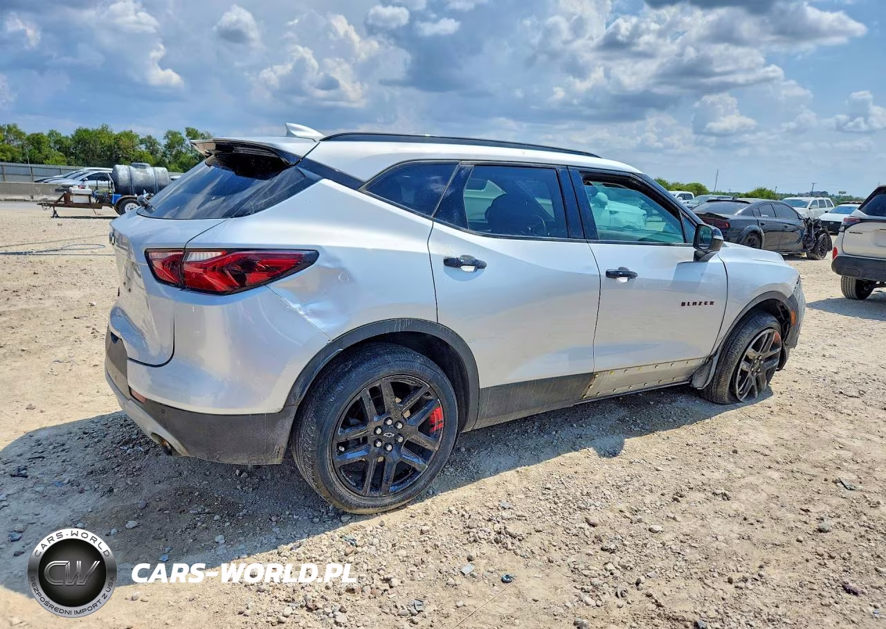2021 Chevrolet Blazer 3Lt VIN:3GNKBDR46MS545254 - 3
