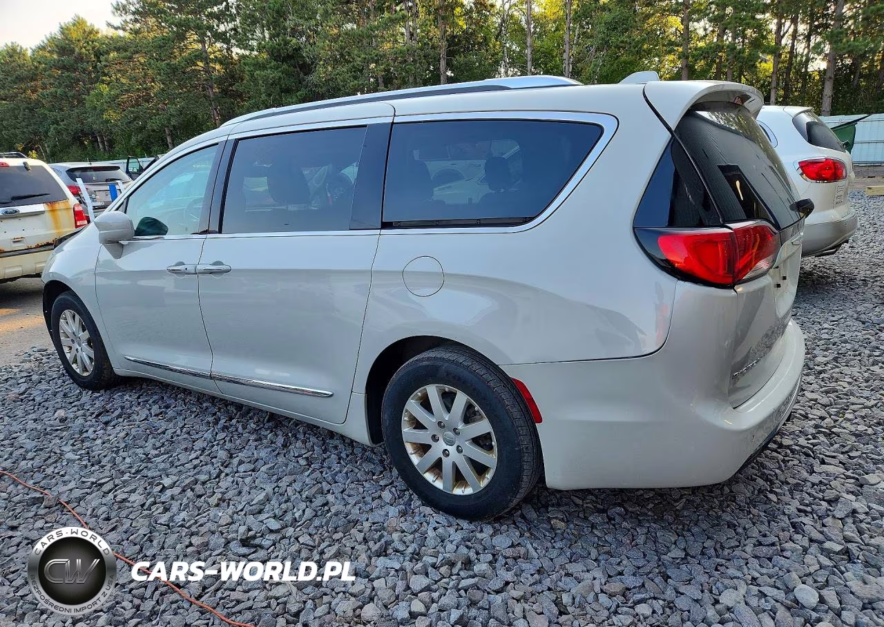 2017 Chrysler Pacifica Touring L Plus VIN:2C4RC1EGXHR622665 - 2