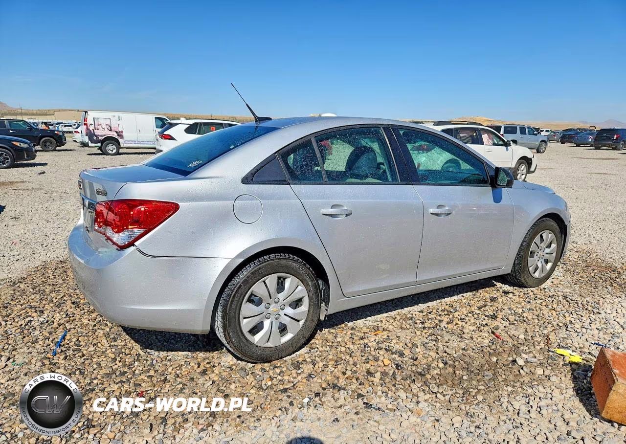 2014 Chevrolet Cruze Ls VIN:1G1PA5SH9E7374108 - 3