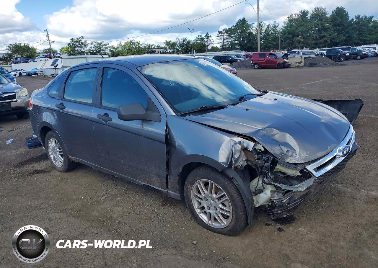 2010 Ford Focus Se VIN:1FAHP3FN8AW131183 - 4