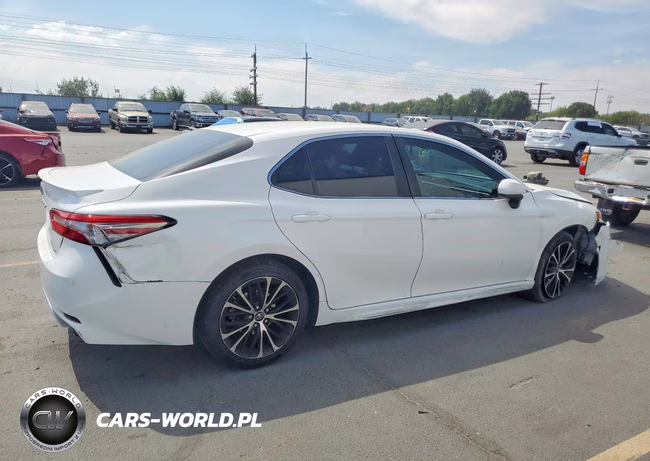 2018 Toyota Camry Se VIN:4T1B11HK8JU610624 - 3