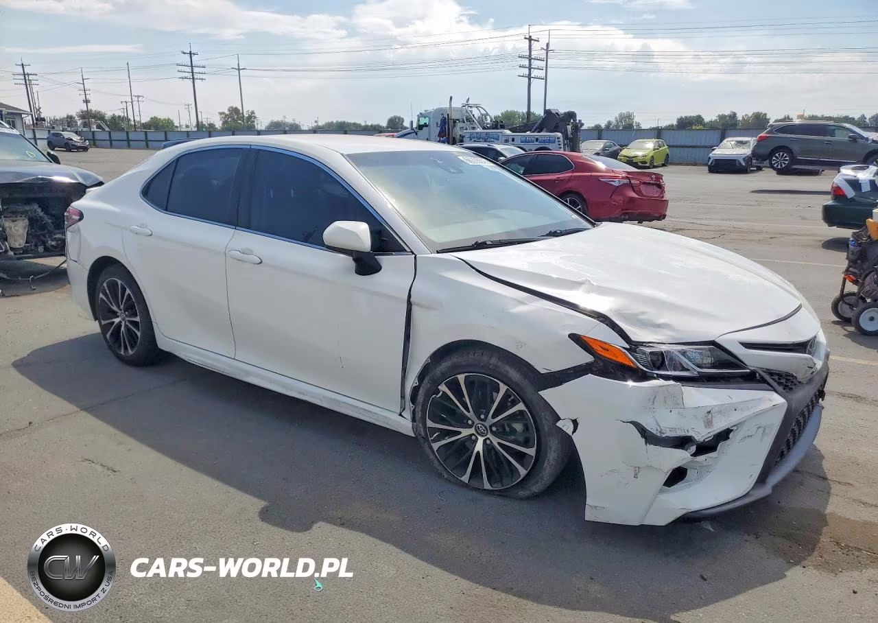 2018 Toyota Camry Se VIN:4T1B11HK8JU610624 - 4