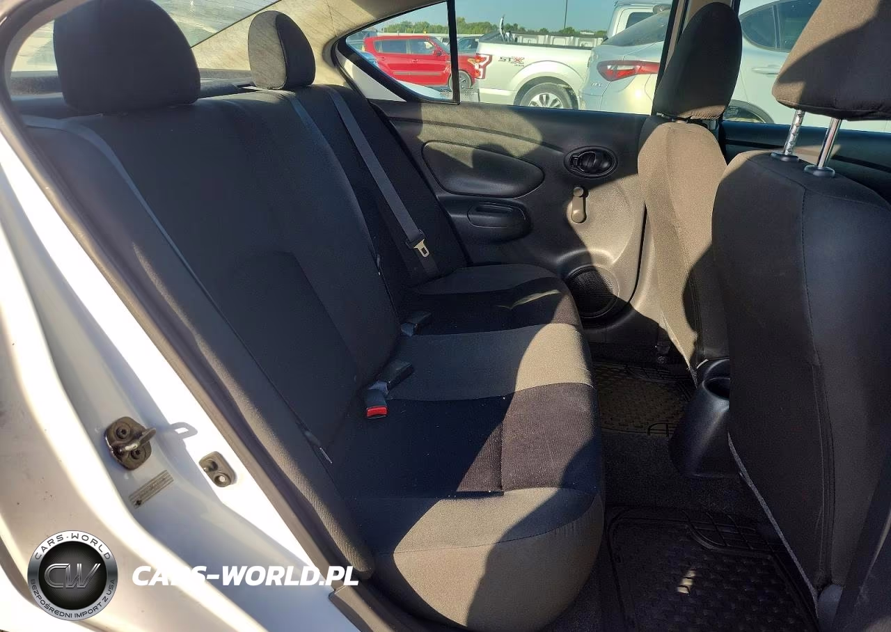 2018 Nissan Versa S Plus VIN:3N1CN7AP5JL808905 - 10