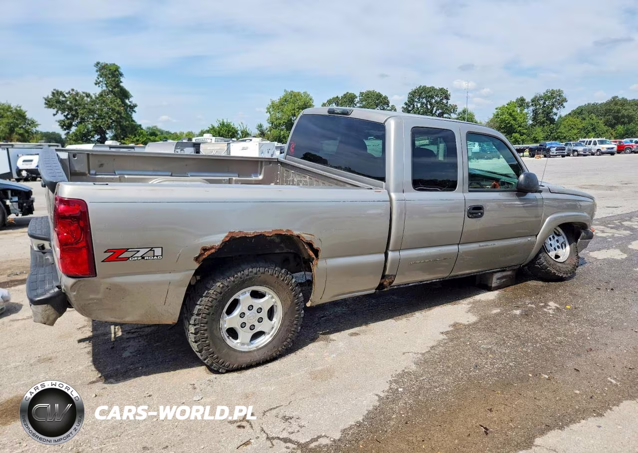 2003 Chevrolet Silverado K1500 VIN:2GCEK19T631102009 - 3