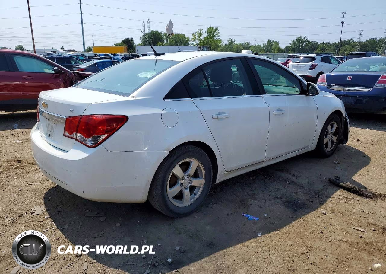 2014 Chevrolet Cruze Lt VIN:1G1PC5SB7E7140586 - 3