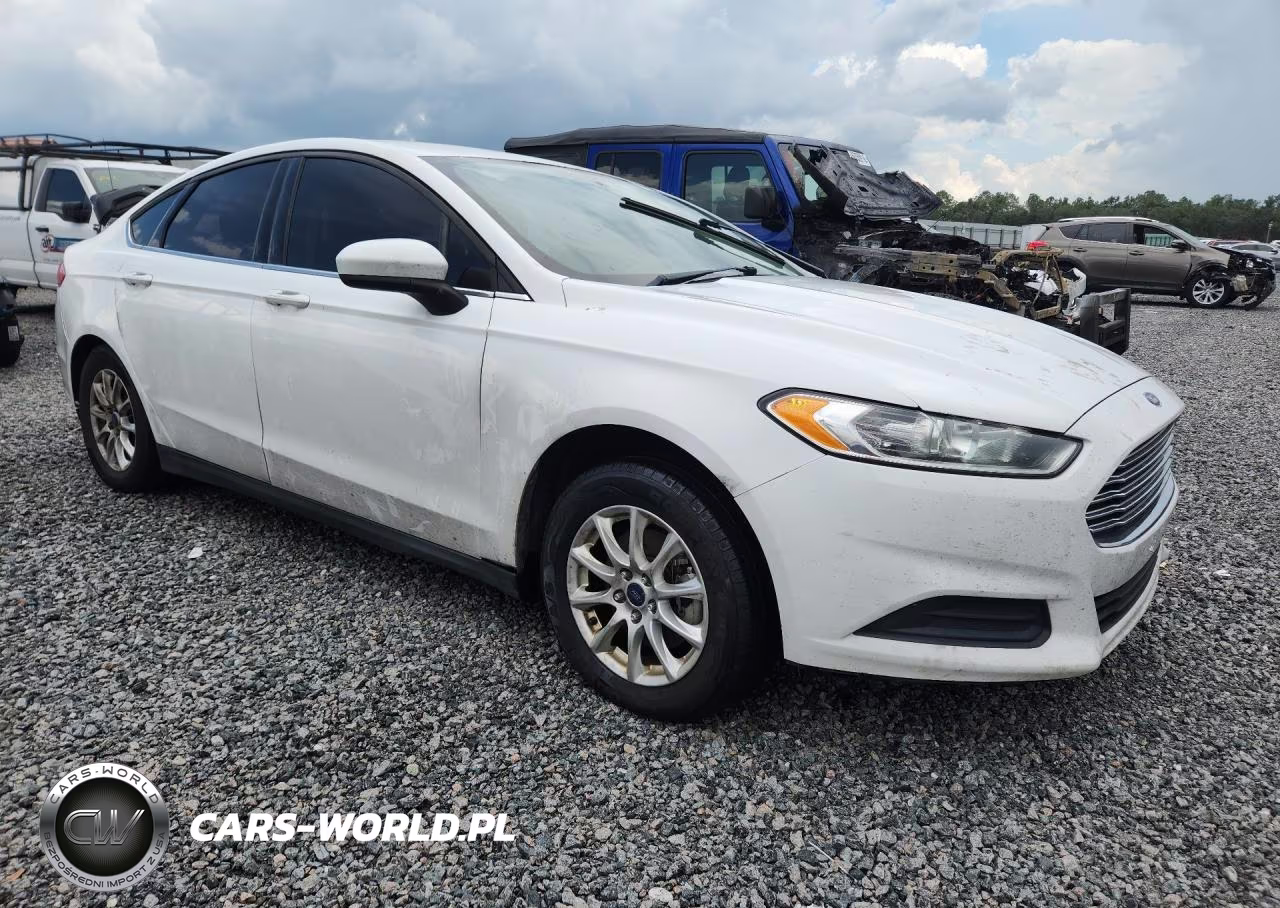 2015 Ford Fusion S VIN:3FA6P0G7XFR217739 - 4
