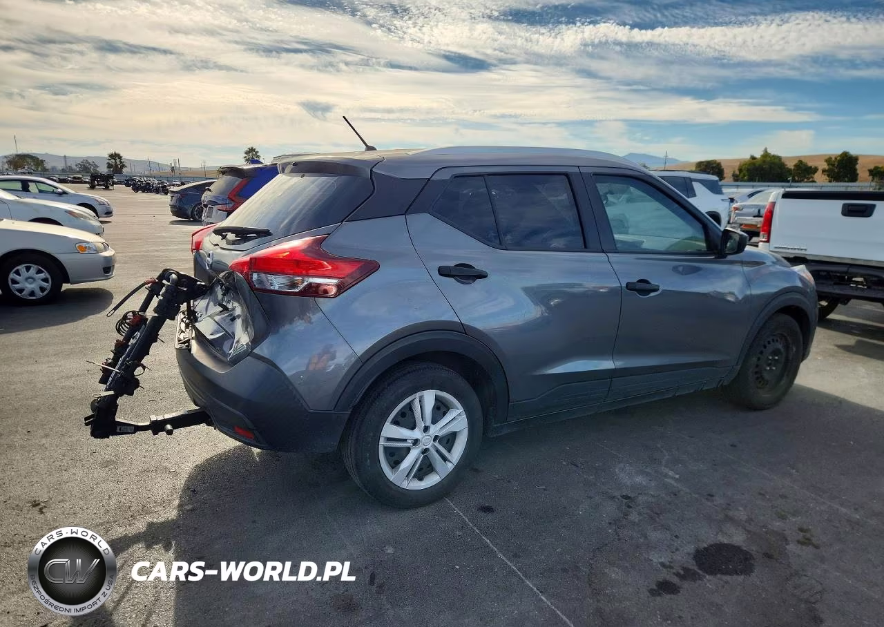 2019 Nissan Kicks S VIN:3N1CP5CU5KL564983 - 3