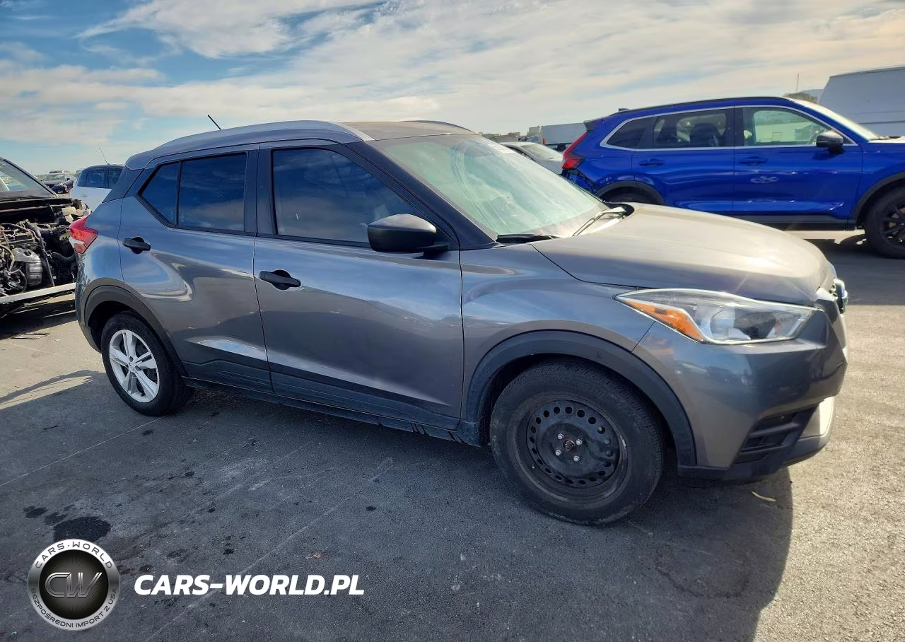 2019 Nissan Kicks S VIN:3N1CP5CU5KL564983 - 4