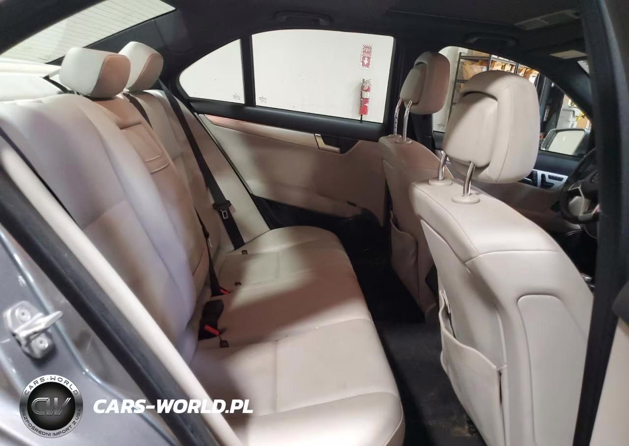 2012 Mercedes-Benz C 300 4Matic VIN:WDDGF8BB9CR225646 - 10