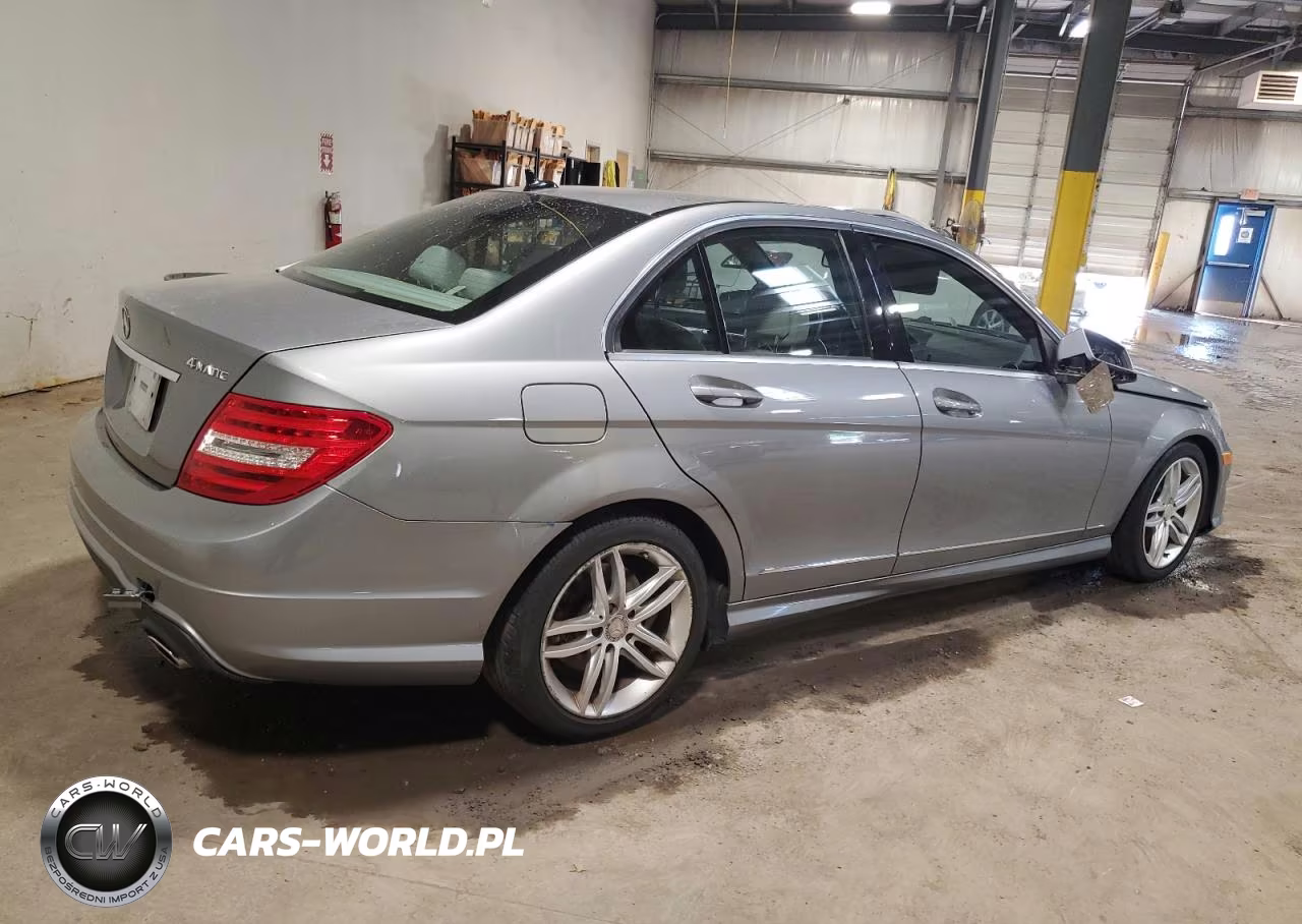 2012 Mercedes-Benz C 300 4Matic VIN:WDDGF8BB9CR225646 - 3