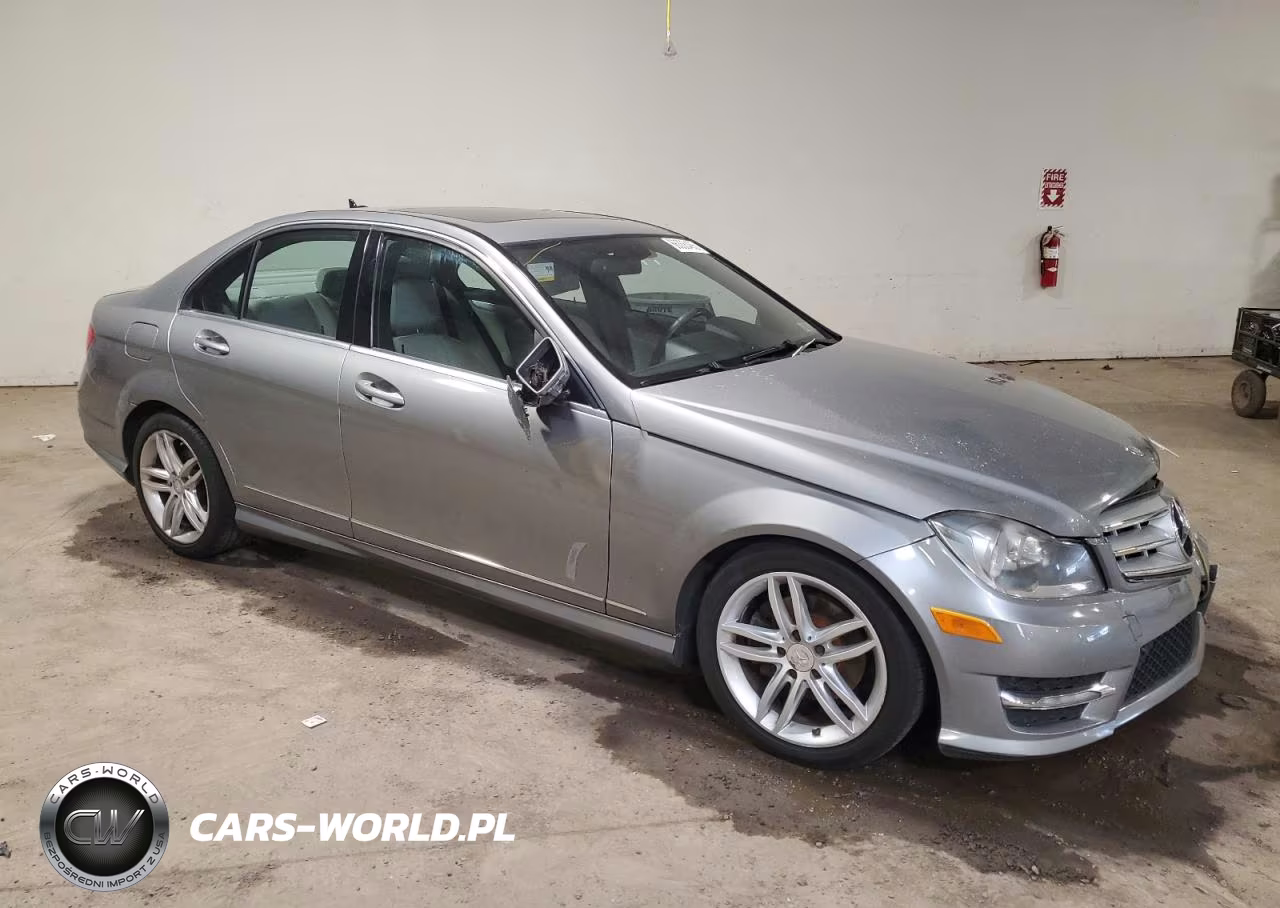 2012 Mercedes-Benz C 300 4Matic VIN:WDDGF8BB9CR225646 - 4