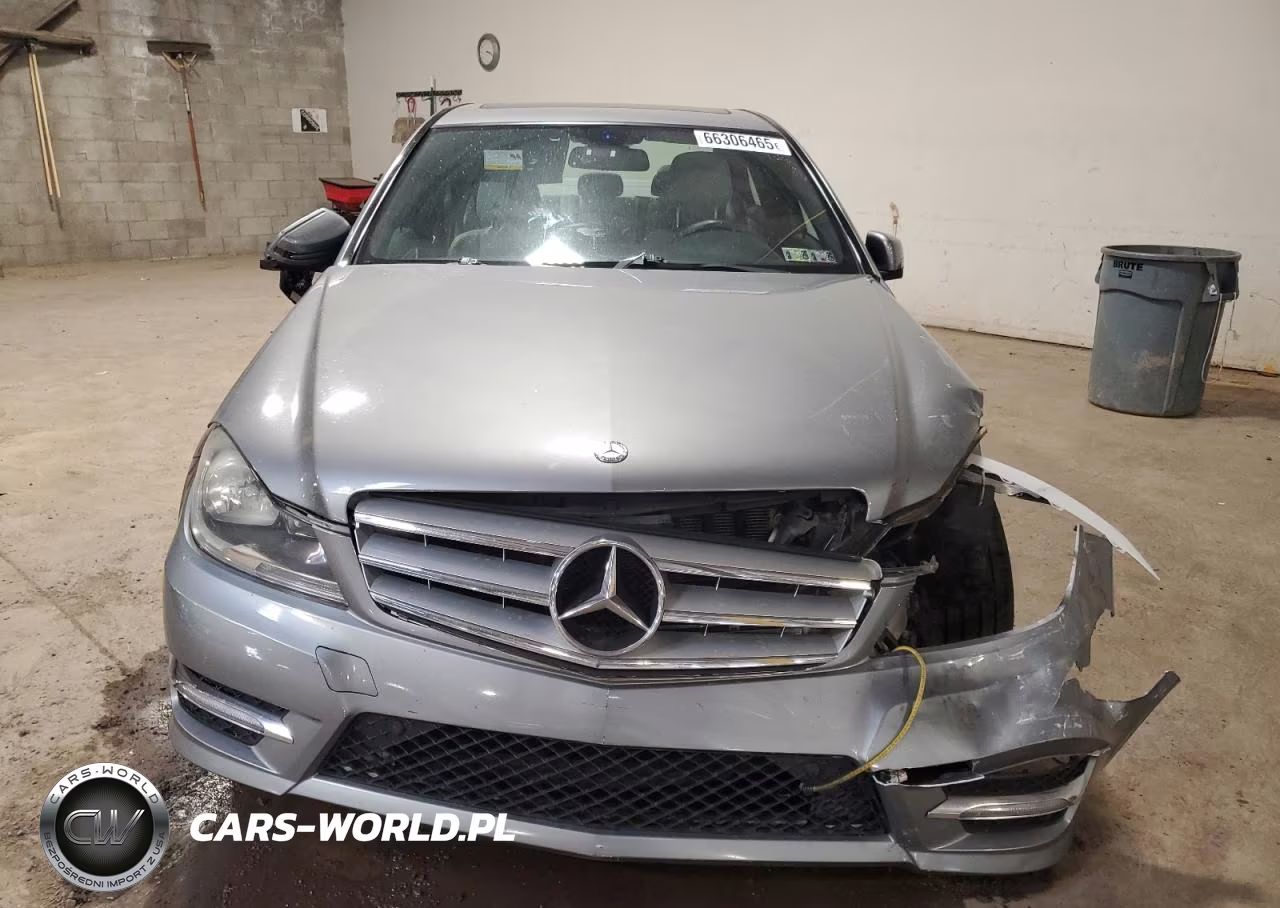 2012 Mercedes-Benz C 300 4Matic VIN:WDDGF8BB9CR225646 - 5