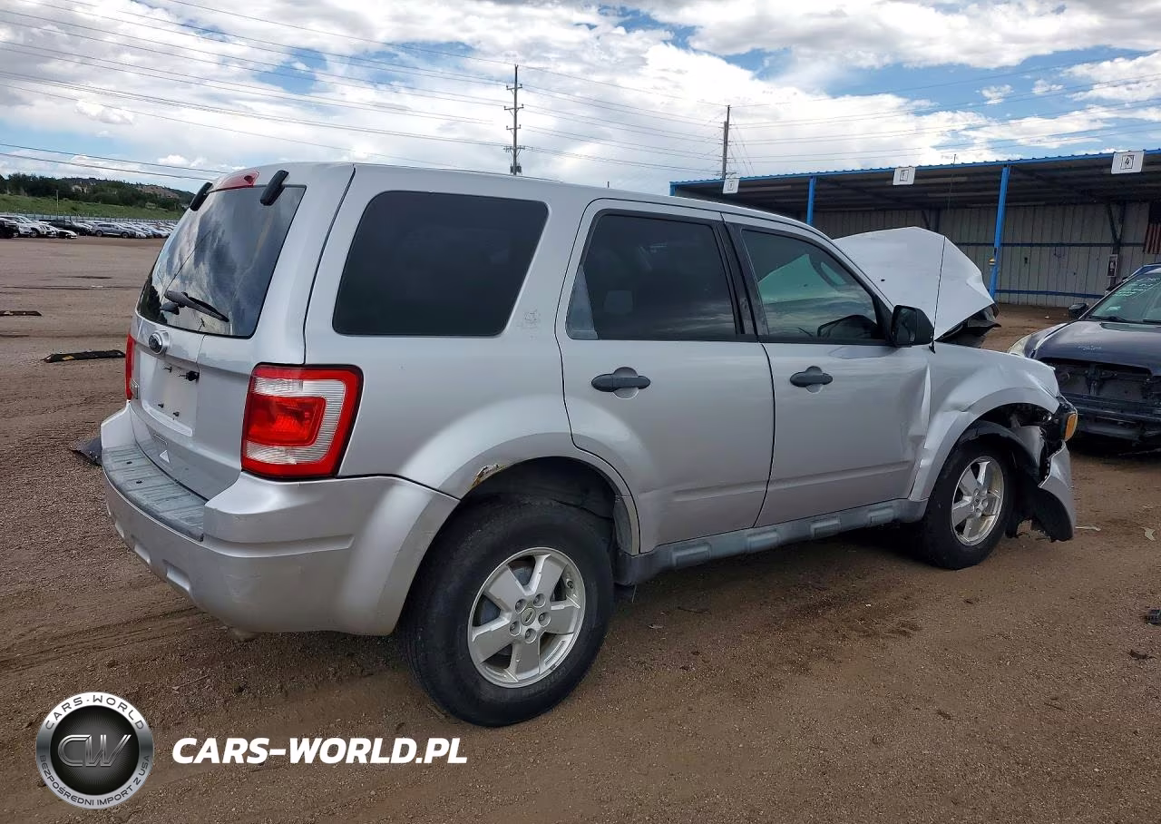 2011 Ford Escape Xls VIN:1FMCU9C77BKB24686 - 3
