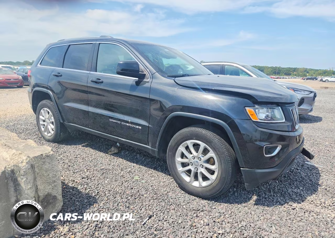 2015 Jeep Grand Cherokee Laredo VIN:1C4RJFAG8FC213577 - 4