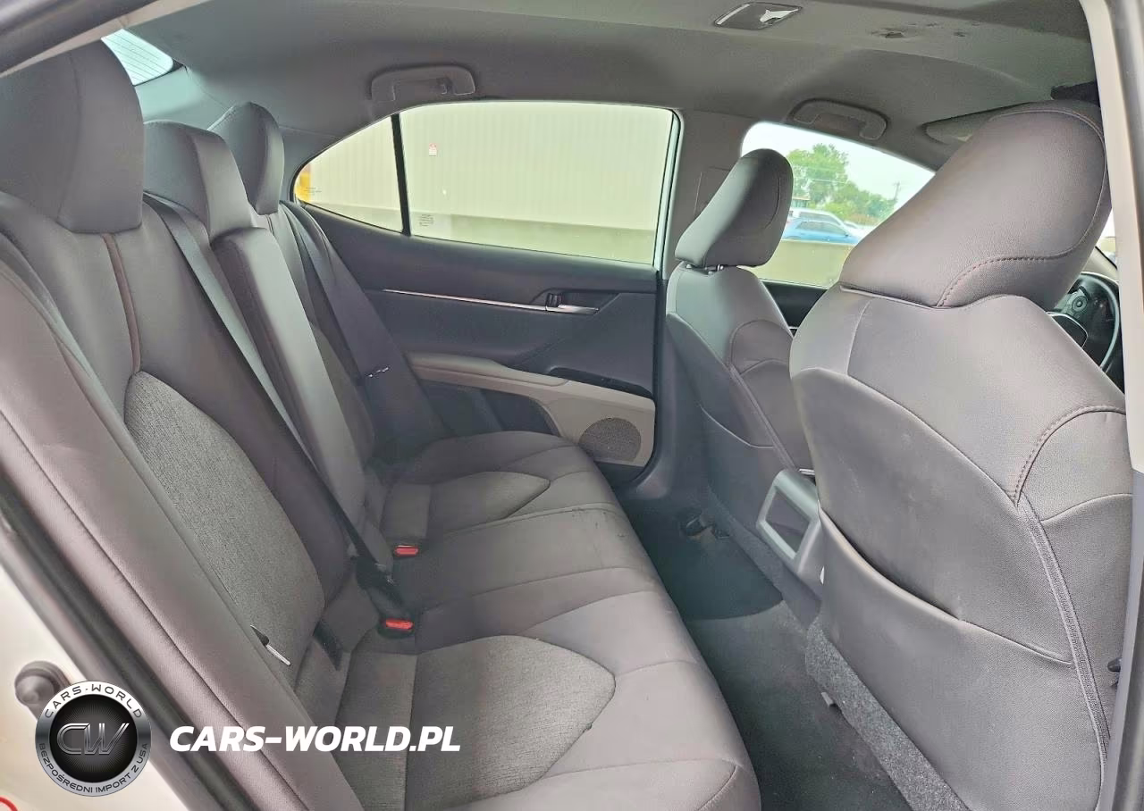 2019 Toyota Camry Le VIN:4T1B31HK1KU508772 - 10