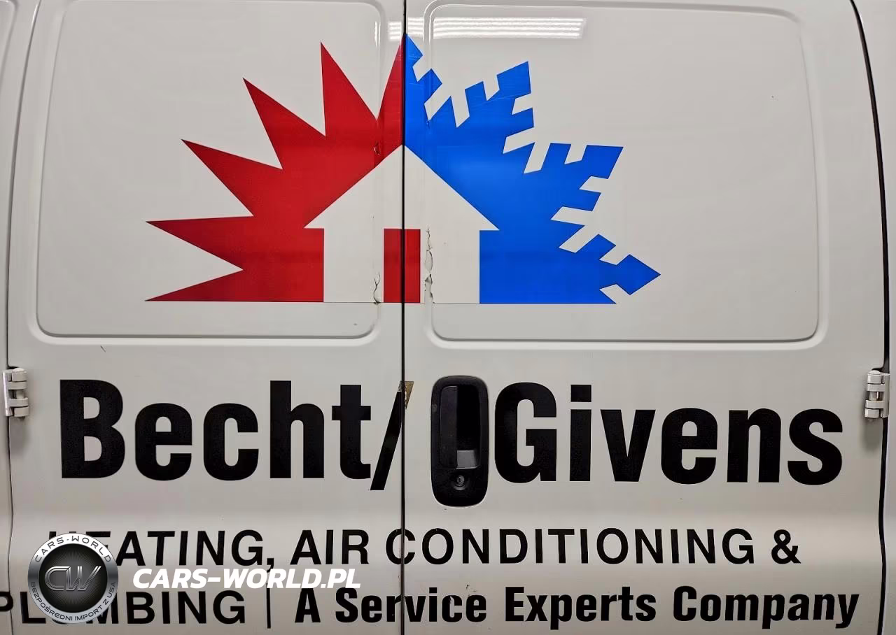 2021 Chevrolet Express G2500 VIN:1GCWGAF74M1163783 - 11