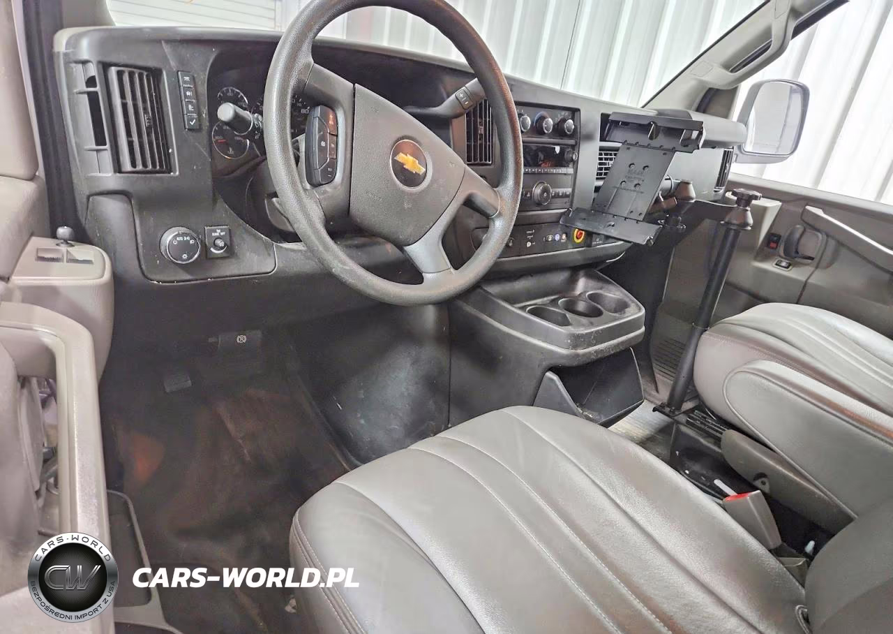 2021 Chevrolet Express G2500 VIN:1GCWGAF74M1163783 - 8