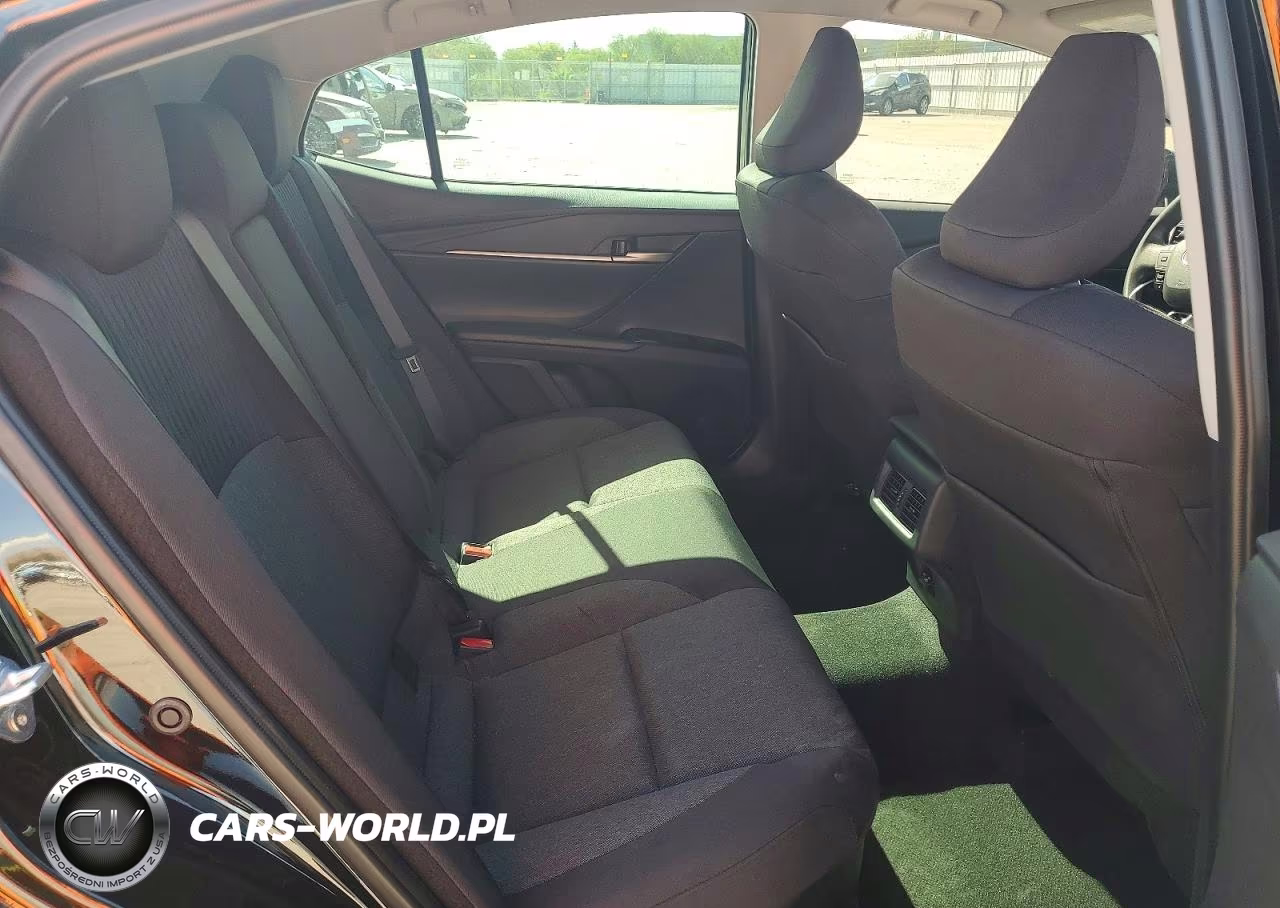 2026 Toyota Camry Le VIN:4T1DAACK7TU740705 - 10