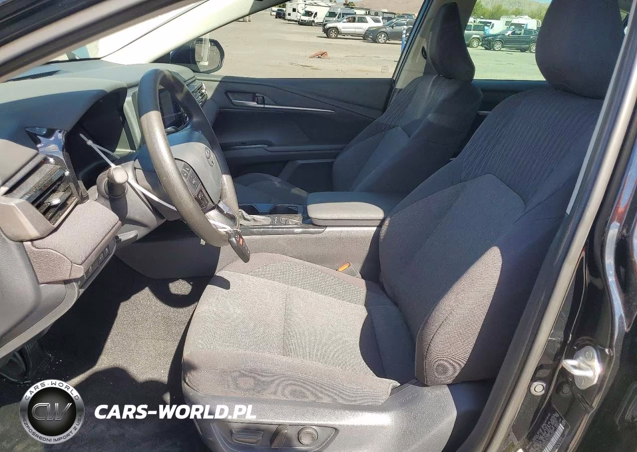 2026 Toyota Camry Le VIN:4T1DAACK7TU740705 - 7