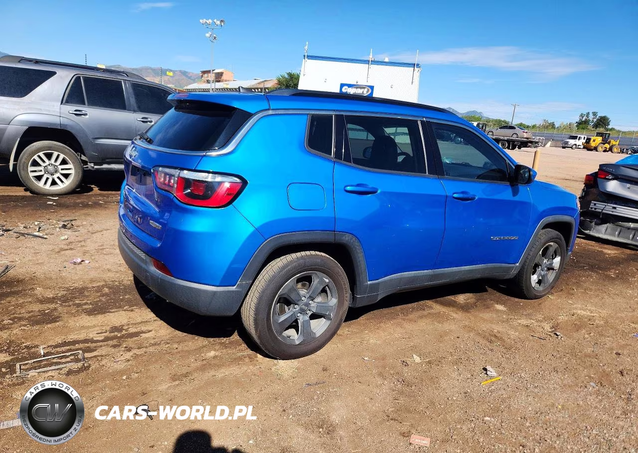 2018 Jeep Compass Latitude VIN:3C4NJCBB5JT137667 - 3