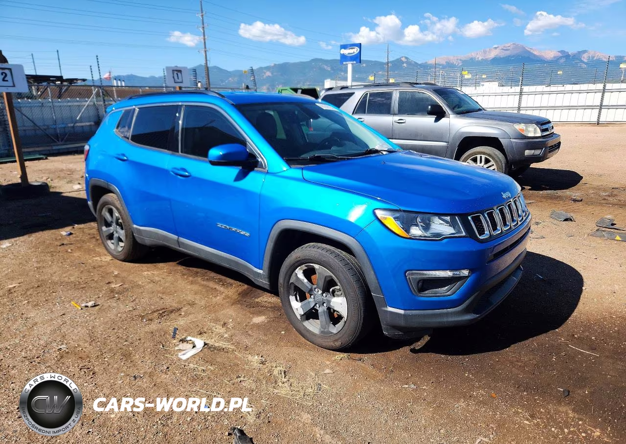 2018 Jeep Compass Latitude VIN:3C4NJCBB5JT137667 - 4