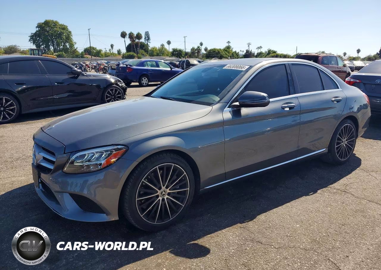 2019 Mercedes-Benz C 300 – zdjęcie 1 z 13