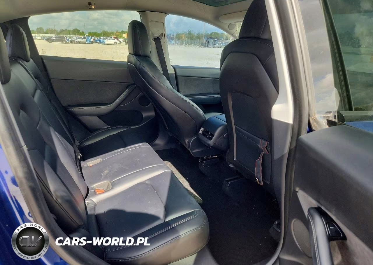2020 Tesla Model Y VIN:5YJYGDEF1LF000470 - 11