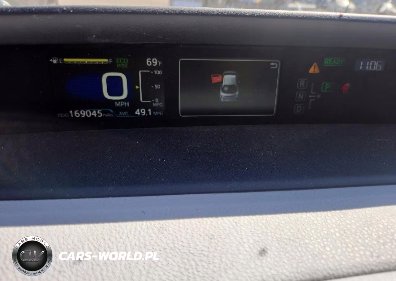 2017 Toyota Prius Four VIN:JTDKARFU8H3053091 - 9