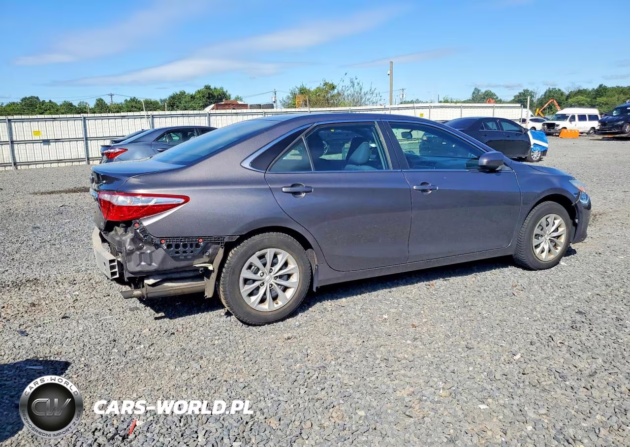 2016 Toyota Camry Le VIN:4T4BF1FK3GR575199 - 3
