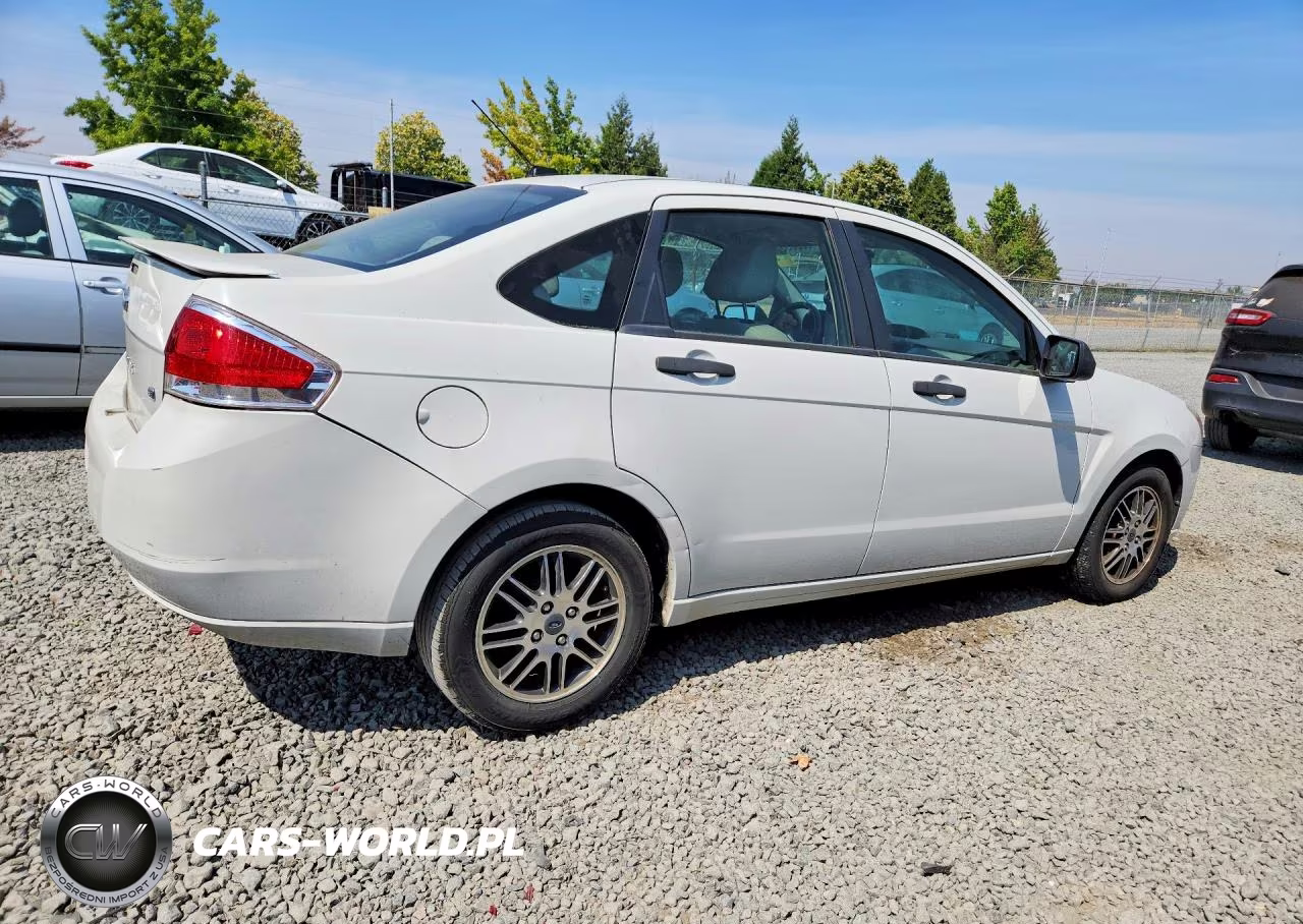 2010 Ford Focus Se VIN:1FAHP3FNXAW150995 - 3