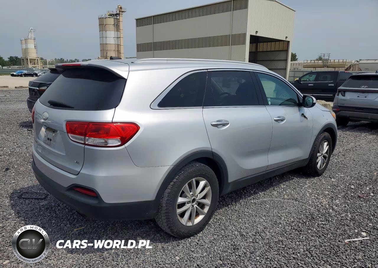 2018 Kia Sorento Lx V6 VIN:5XYPG4A54JG362128 - 3