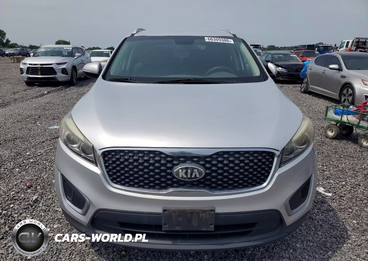 2018 Kia Sorento Lx V6 VIN:5XYPG4A54JG362128 - 5