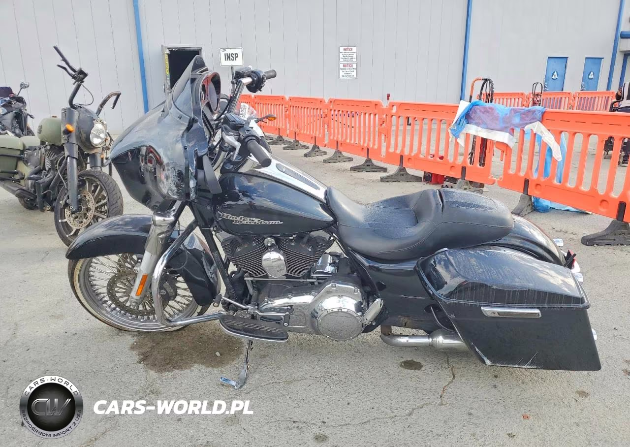 2016 Harley-Davidson Flhx Street Glide VIN:1HD1KBM35GB666671 - 3