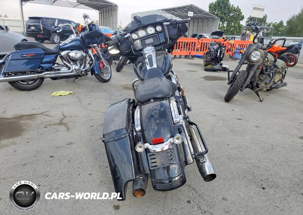2016 Harley-Davidson Flhx Street Glide VIN:1HD1KBM35GB666671 - 4