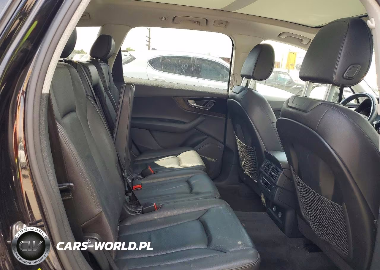 2018 Audi Q7 Premium Plus VIN:WA1LAAF73JD042364 - 11