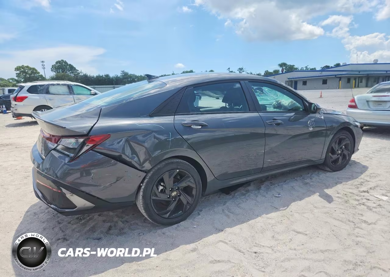 2026 Hyundai Elantra Sel Sport VIN:KMHLM4DG0TU127789 - 3