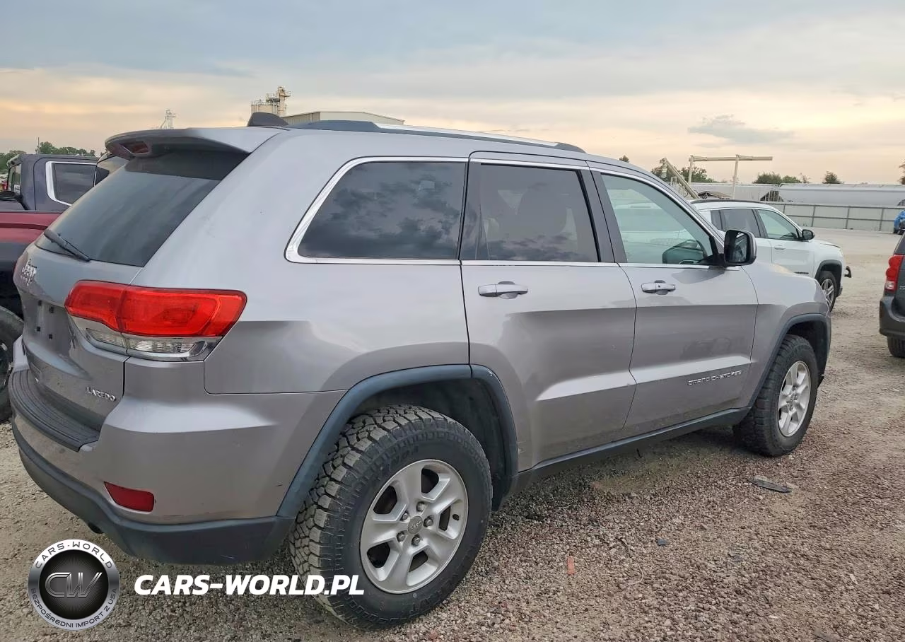 2014 Jeep Grand Cherokee Laredo VIN:1C4RJFAGXEC333282 - 3