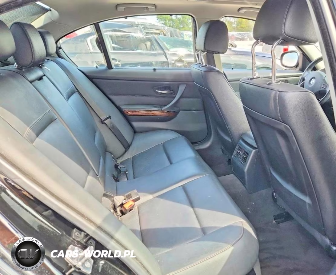2010 BMW 328 Xi VIN:WBAPK7C5XAA461711 - 10