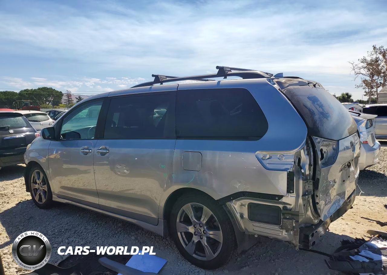 2018 Toyota Sienna Se 8-Passenger VIN:5TDXZ3DC9JS963648 - 2