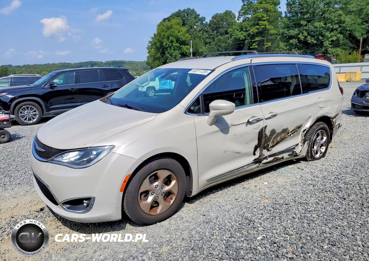 2017 Chrysler Pacifica Touring L Plus