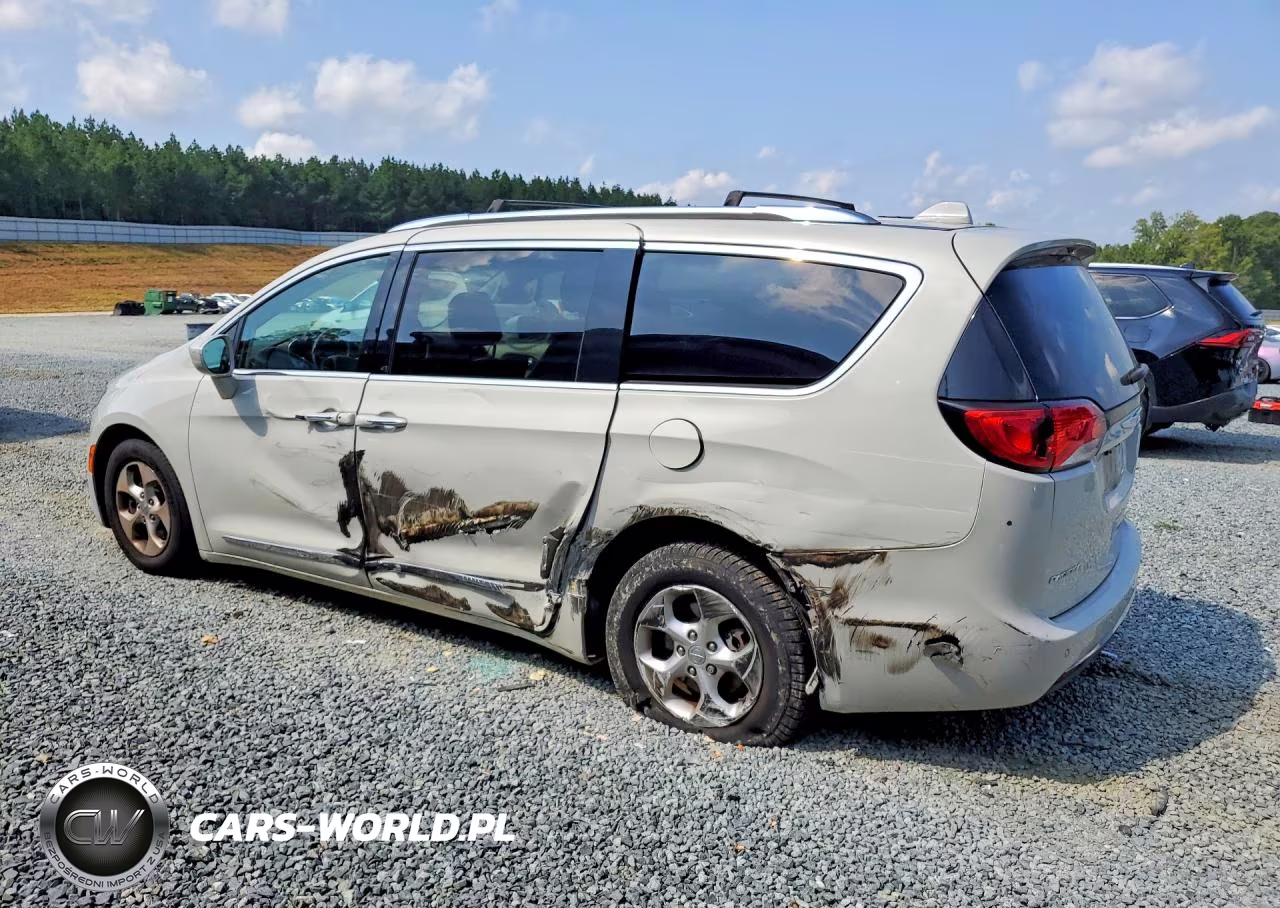 2017 Chrysler Pacifica Touring L Plus VIN:2C4RC1EG9HR669217 - 2