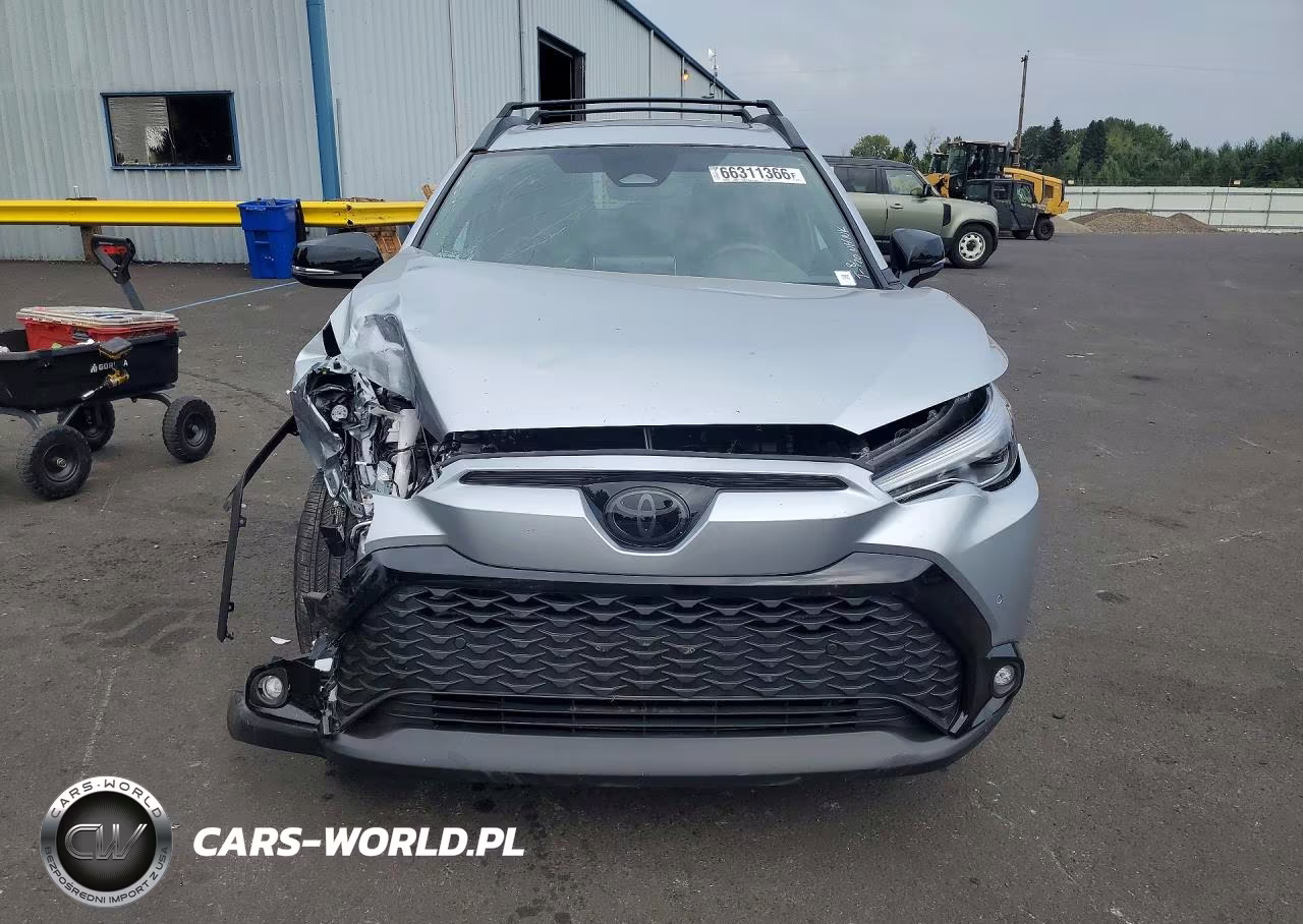 2025 Toyota Corolla Cross Hybrid Xse VIN:7MUFBABG5SV082382 - 5